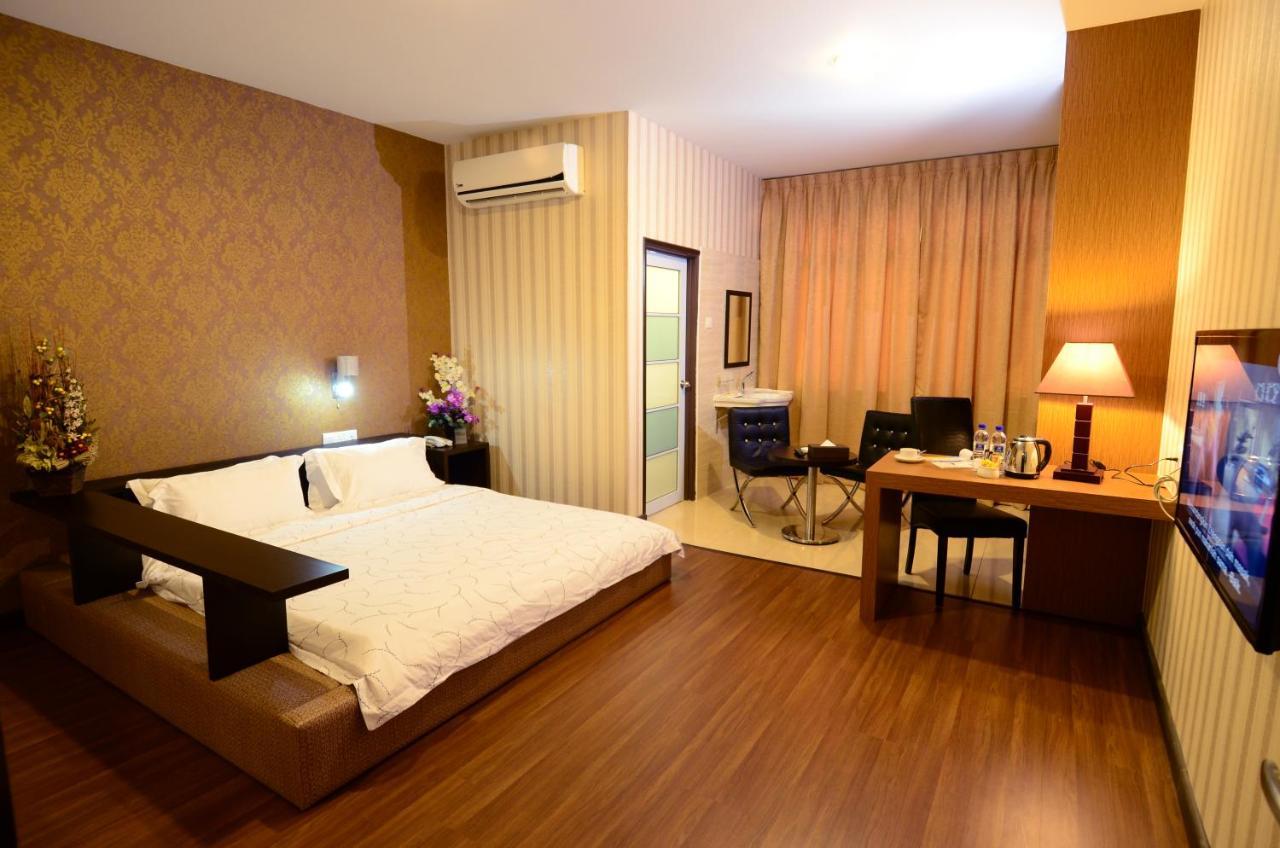 Hotel Tebrau Ct Джохор-Бару Экстерьер фото