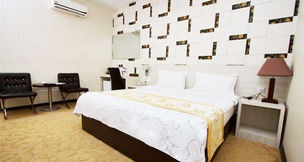 Hotel Tebrau Ct Джохор-Бару Экстерьер фото