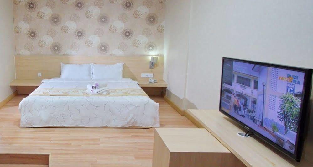 Hotel Tebrau Ct Джохор-Бару Экстерьер фото
