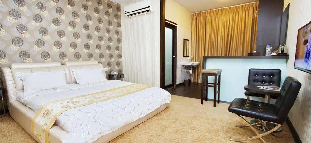 Hotel Tebrau Ct Джохор-Бару Экстерьер фото