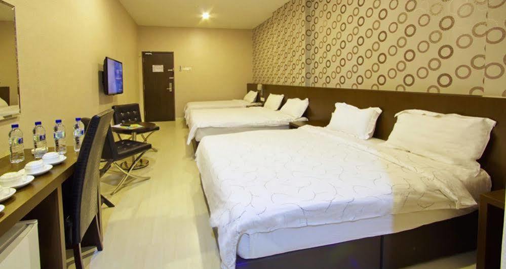 Hotel Tebrau Ct Джохор-Бару Экстерьер фото